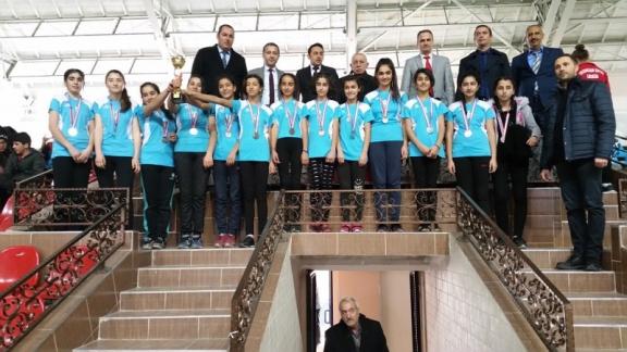 Mollaköy Ortaokulu Yıldız Kızlar Voleybol Takımı İl İkincisi Oldu