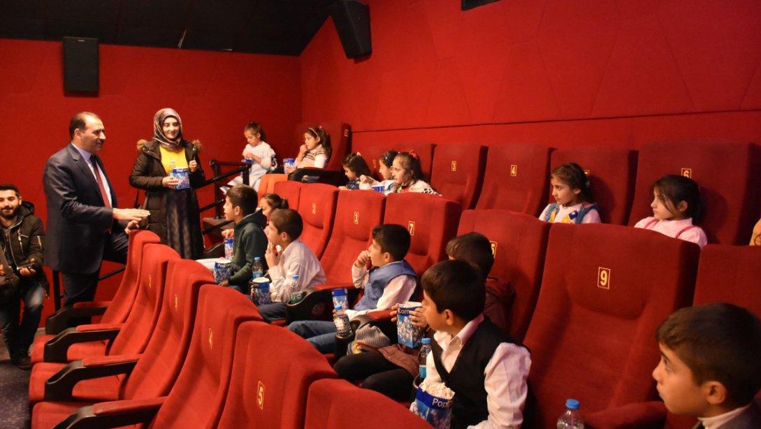 Tercan Gözeler Köyü İlkokulu Öğrencileri Sinemada