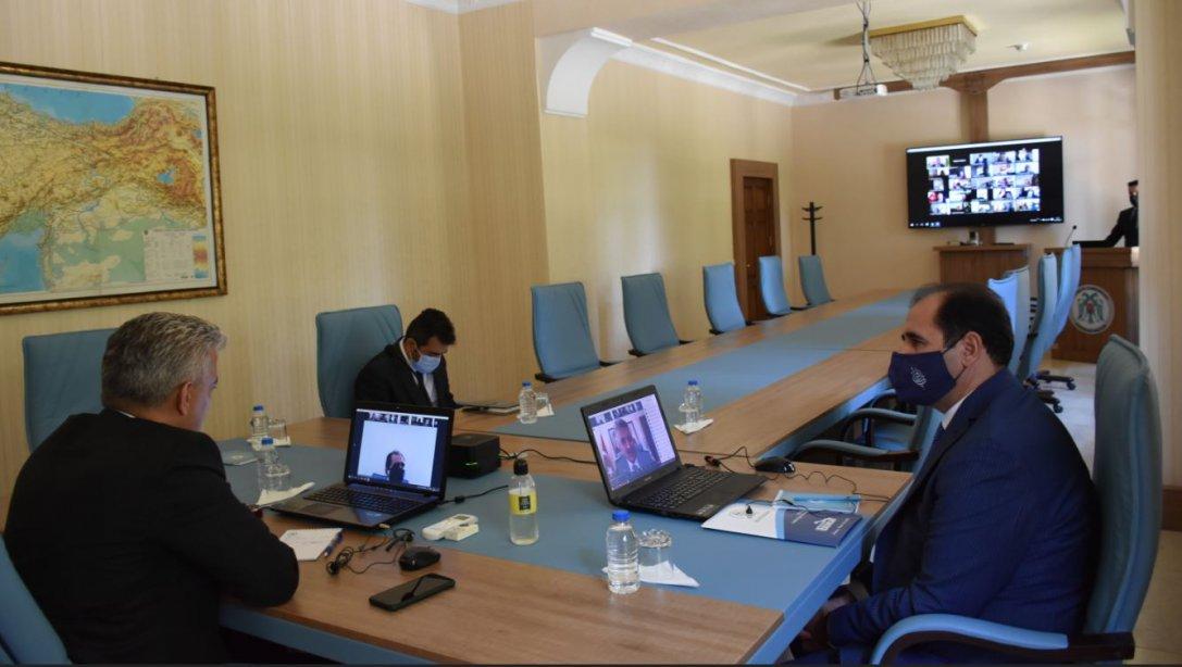 Valimiz Sayın Mehmet MAKAS E-Konferans Üzerinden Okul Müdürleri İle Toplantı Yaptı