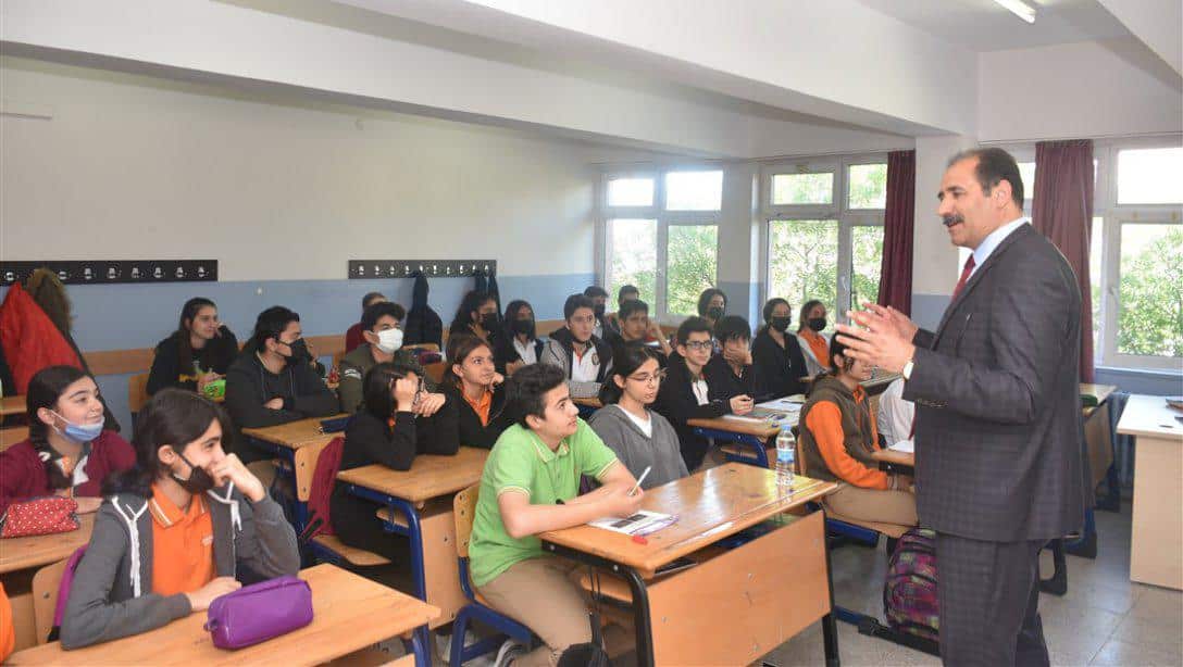 İl Millî Eğitim Müdürümüz Sayın Aziz GÜN Mehmetçik Ortaokulunu Ziyaret Etti
