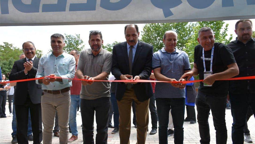 Erzincan Fen Lisesi TÜBİTAK 4006 Bilim Fuarı Açılışı Gerçekleştirildi