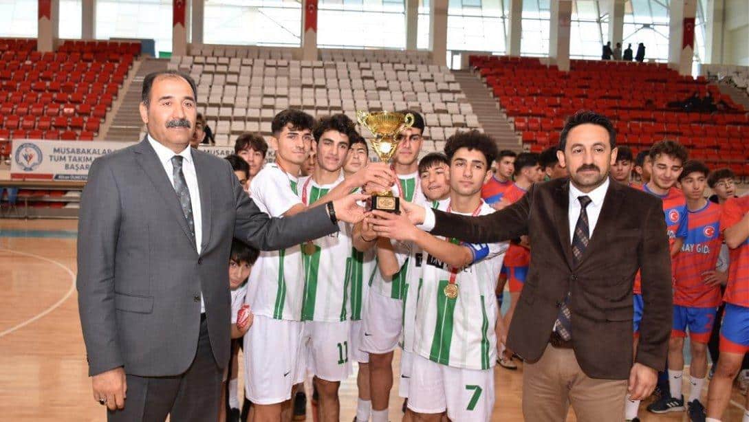 Gençler Futsal Turnuvası Final Müsabakaları İle Tamamlandı