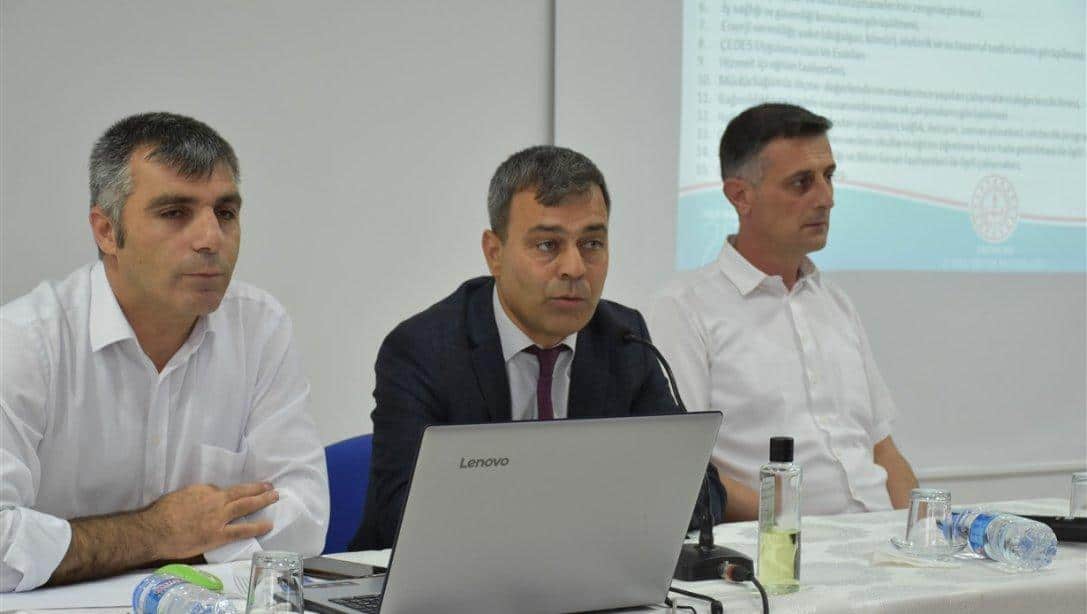 Eğitim Kurumları Müdürler Kurulu Toplantısı Millî Eğitim Müdür V. Murat Demir, başkanlığında yapıldı.