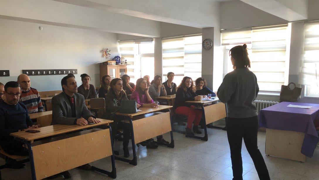 Mehmetçik Ortaokulunda eTwinning Bilgilendirme Toplantısı