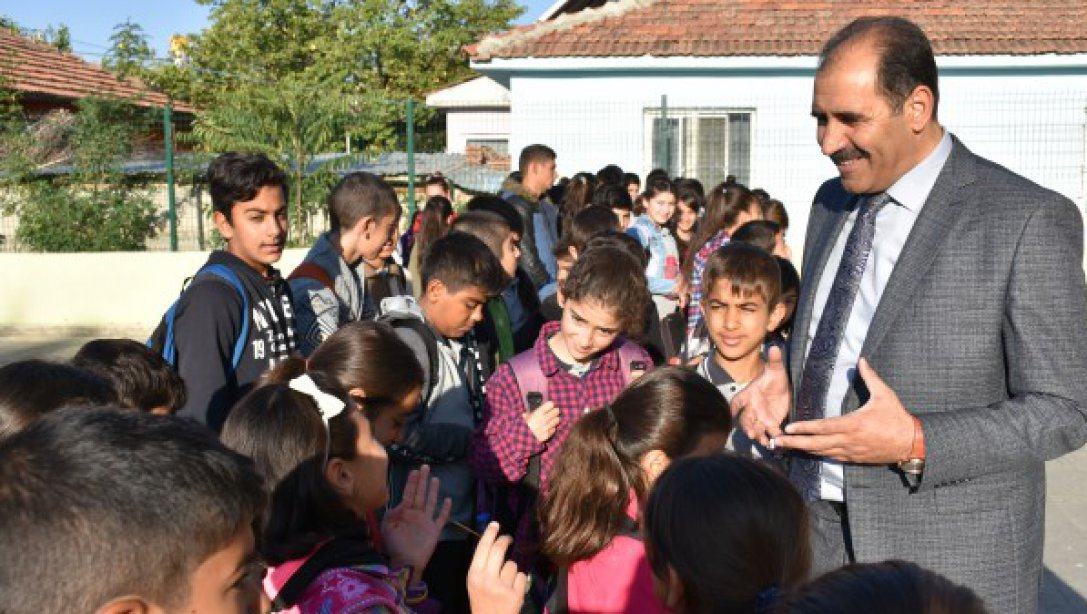İl Millî Eğitim Müdürümüz Sayın Aziz GÜN, Şehit Cengiz Topel Mithatpaşa Ortaokulu'nu Ziyaret Etti