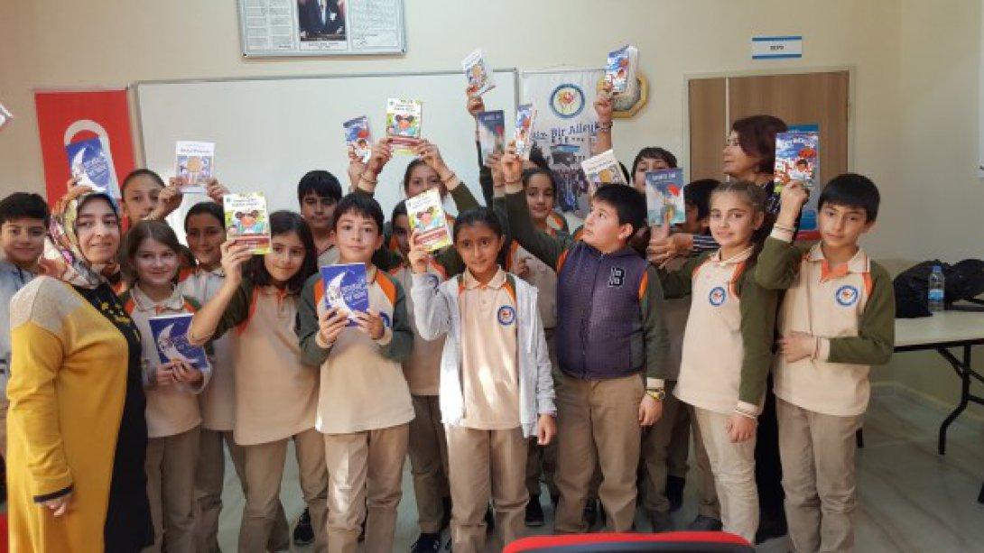 Çocuk Edebiyatı Yazarlarımızdan Hacer KILCIOĞLU Yunus Emre Ortaokulu Öğrencileri ile Buluştu