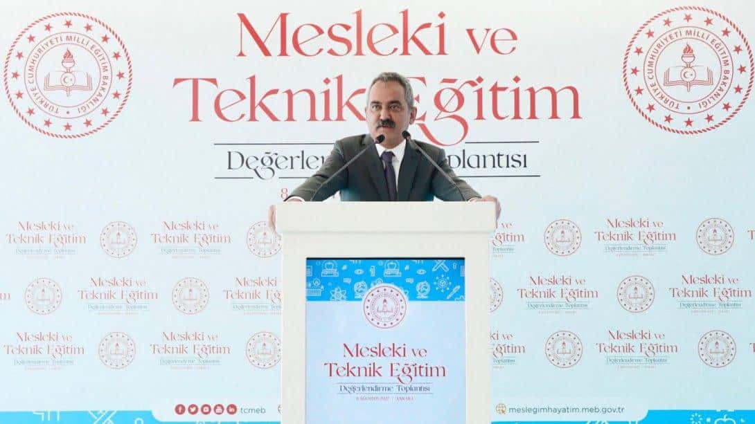 Bakan ÖZER, Türkiye'de Mesleki ve Teknik Eğitimin Geldiği Noktayı Değerlendirdi